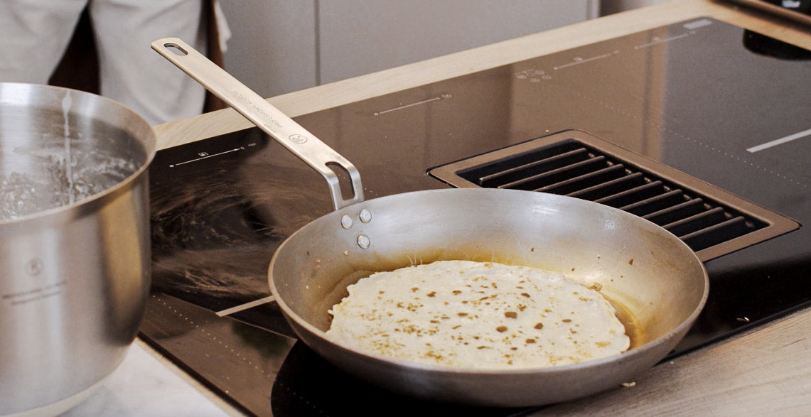 Carbon steel frying pan 24cm
